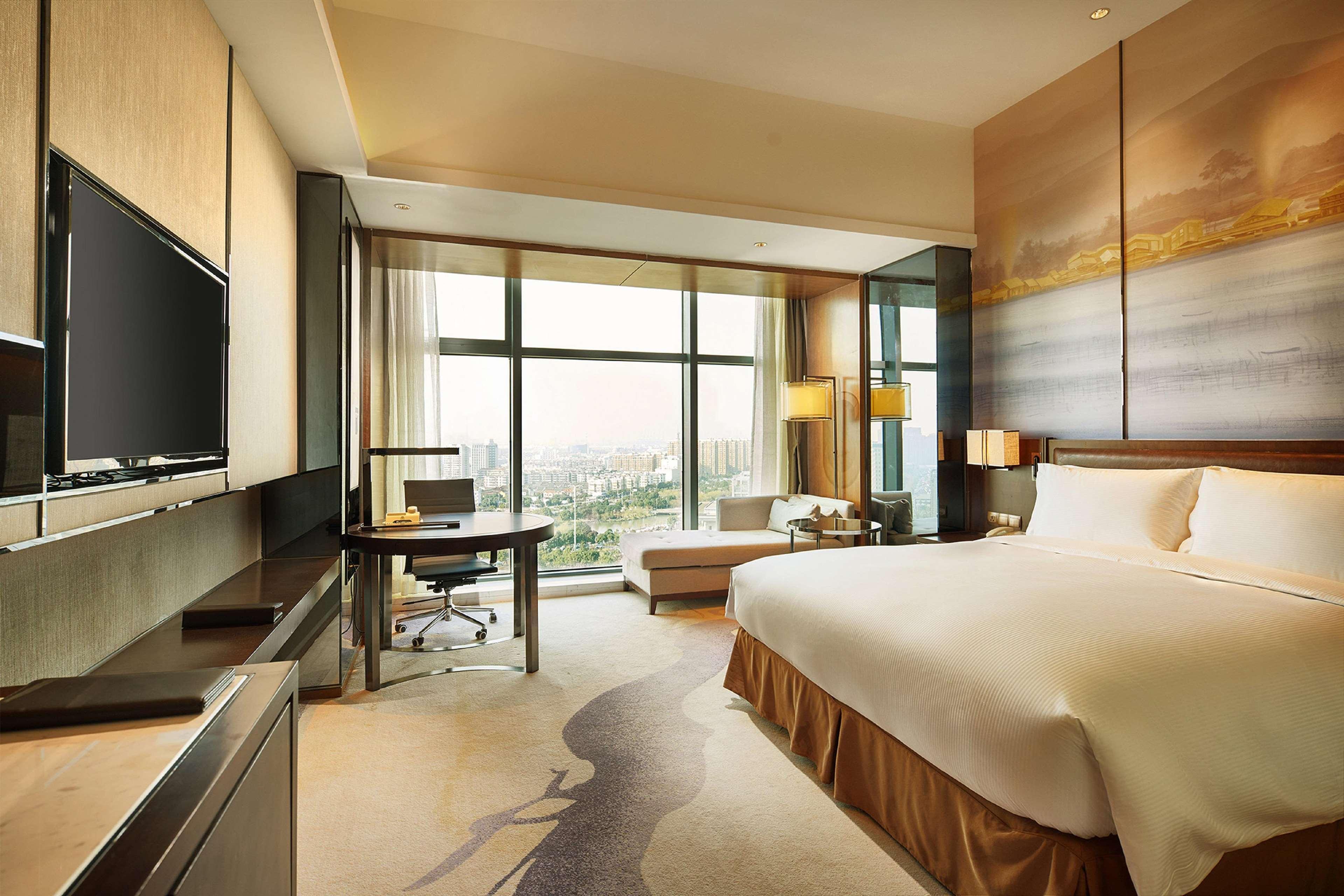 Hotel Doubletree By Hilton Ningbo Beilun Esterno foto